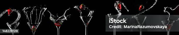 Kilka Szklanek Martini Z Latania Truskawki - zdjęcia stockowe i więcej obrazów Alkohol - napój - Alkohol - napój, Fotografika, Horyzontalny