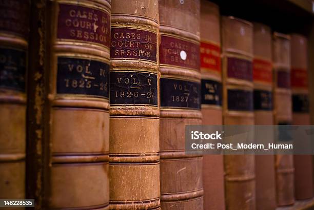 Знания — стоковые фотографии и другие картинки Книга - Книга, Закон, Судебная система