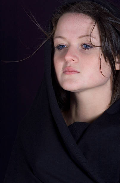 istock beautiful young woman with blue eyes    (© Lobke Peers) 148229930