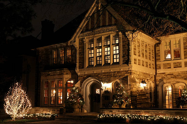 istock House with Christmas lights 148230083