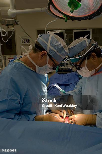 Offene Unruh Herz Bypass Surgery Stockfoto und mehr Bilder von Arzt - Arzt, Blau, Blut