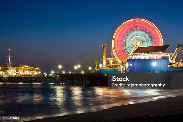 Riesenrad In Nacht Stockfoto und mehr Bilder von Abenddämmerung - Abenddämmerung, Anlegestelle, Fahrgeschäft