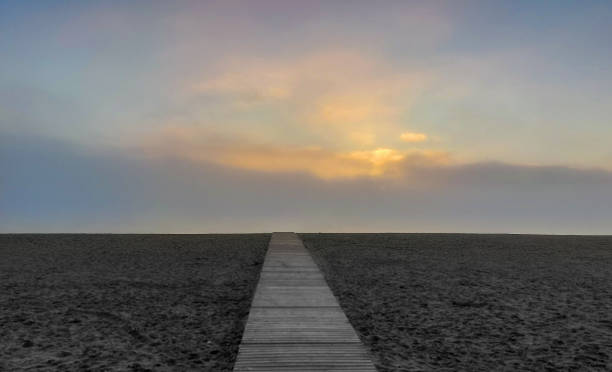 istock sunrise at sea 1482357823
