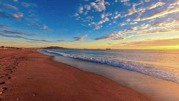 istock sunrise at sea 1482359519