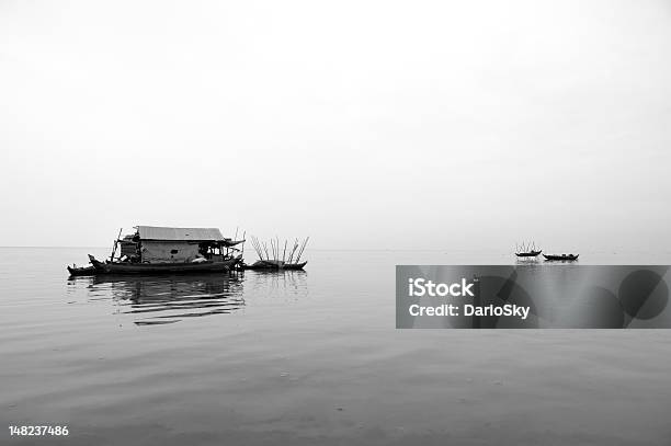 Cambogiano Villaggio Galleggiante - Fotografie stock e altre immagini di Acqua - Acqua, Ambientazione esterna, Ambientazione tranquilla