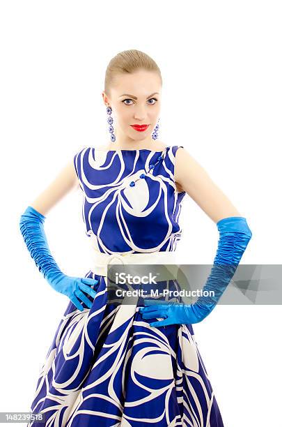 Foto de Mulher Em Um Estilo Retrô Posando e mais fotos de stock de 1950-1959 - 1950-1959, Vestido, 1960-1969