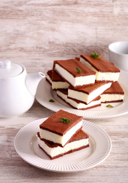 istock Chocolate sponge with creamy filling 1482406703