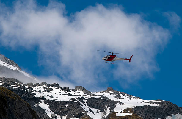 heli skiing helicopter - heliskiing bildbanksfoton och bilder