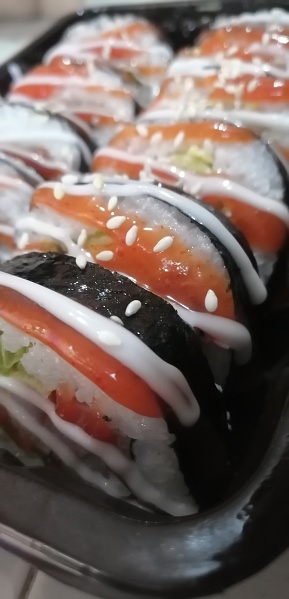 Kimbap is a typical Korean food, and this is the Indonesian version of kimbap made by the hands of Indonesians who have visited Korea, and the taste of this kimbap has been adapted to the Indonesian tongue, without reducing the enjoyment of the kimbap itself.