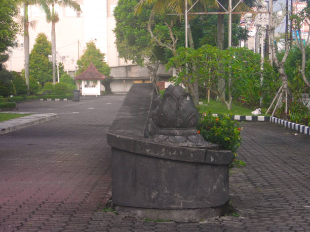 yogyakarta city museum - museum monument silhouette tree imagens e fotografias de stock