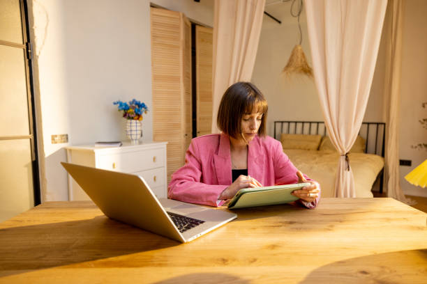 istock Woman in home office 1482560265