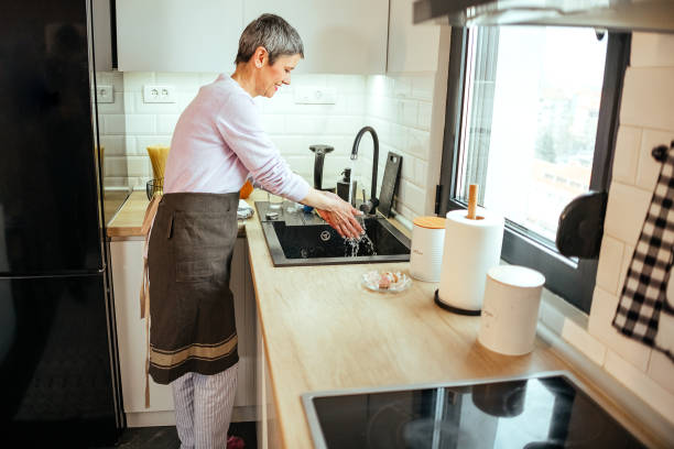 istock Always wash your hands before handling food 1482603969