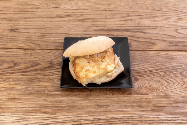 istock Typical Spanish tortilla sandwich on a square 1482616563