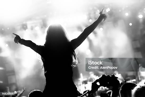 Mädchen In Einem Konzert Stockfoto und mehr Bilder von Rockmusik - Rockmusik, Elektronik-Industrie, Party