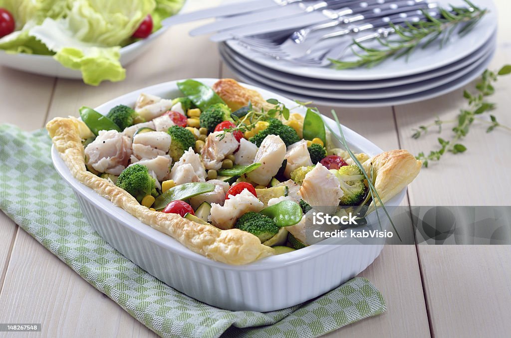 Рыба филе на овощи - Стоковые фото Брокколи роялти-фри