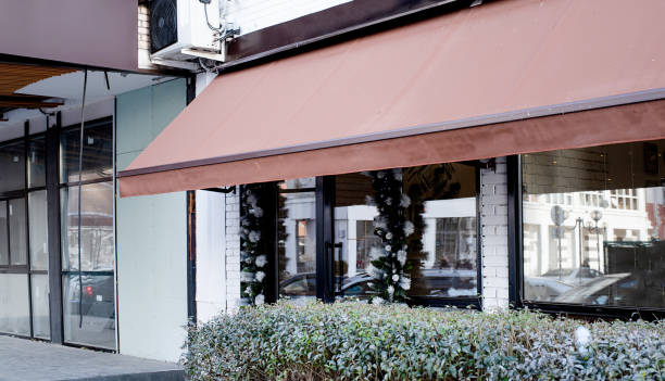 istock Cafe exterior with large windows, mockup design 1482753294