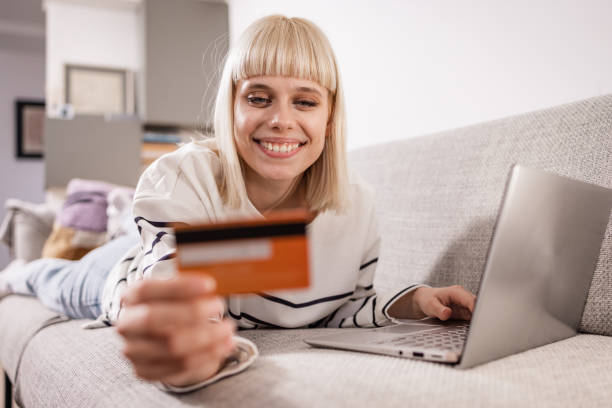 istock Let's do some online shopping 1482792238
