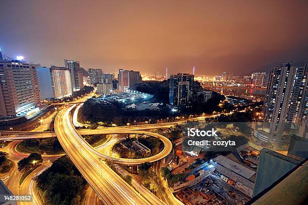 Superstrada Di Notte - Fotografie stock e altre immagini di Accendere (col fuoco) - Accendere (col fuoco), Affollato, Ambientazione esterna