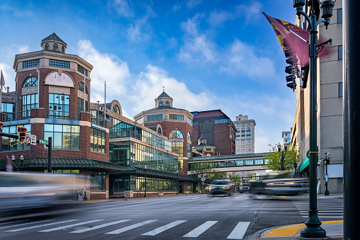 The city of Lexington, Kentucky in the Midwest of America is seeing traffic flowing through its downtown Main Street in the early hours of the morning.