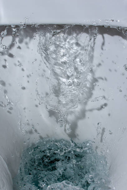 Interesting jet of water when flushing the toilet