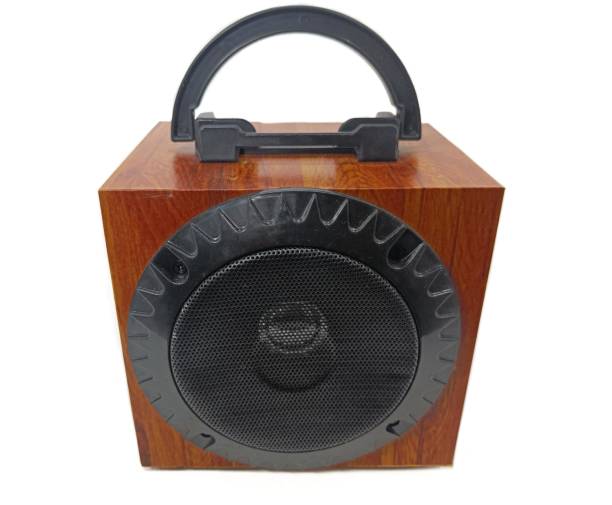istock Wireless Wood Speaker On The White Background 1482895315