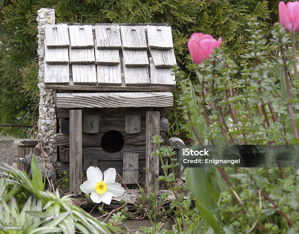 Bird Blockhütte In Blumen - Lizenzfrei Blatt - Pflanzenbestandteile Stock-Foto