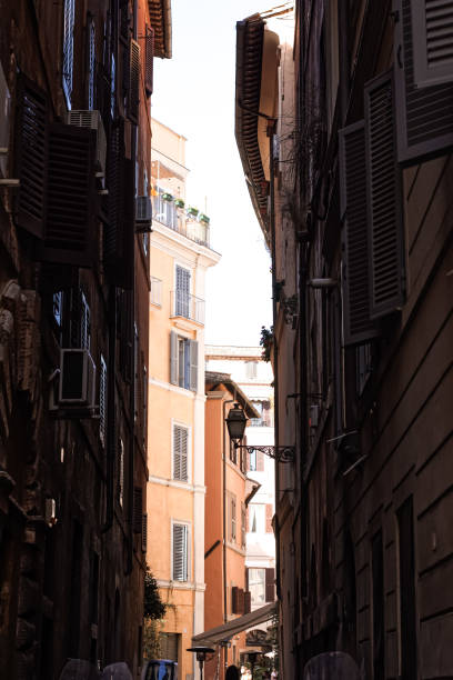 istock Rome roads and buildings 1482906441