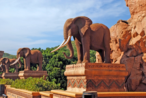 statue of elephants
