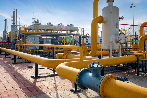 pipeline and valve of chemical plant - valve chemical plant oil industry imagens e fotografias de stock