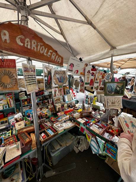 istock Vintage market 1482981628
