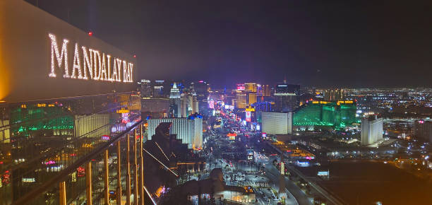 las vegas strip z mandalay bay - national championship zdjęcia i obrazy z banku zdjęć