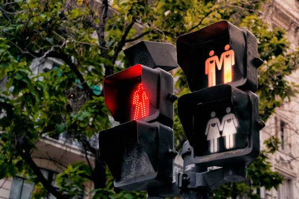 traffic light supports the lgbqt community - design pride walking go imagens e fotografias de stock