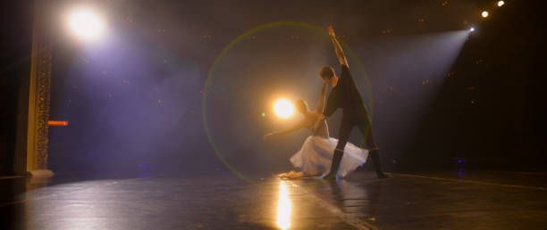 istock Dance partners rehearse ballet choreography 1483166853
