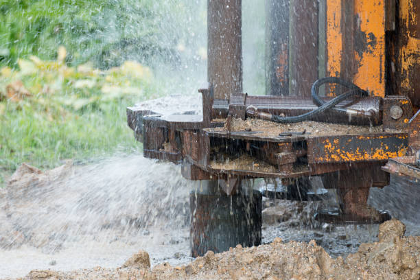 nadzieja w głębinach: uchwycenie podróży maszyny poszukującej wody w czasach suszy - mining drill geotechnical borehole zdjęcia i obrazy z banku zdjęć