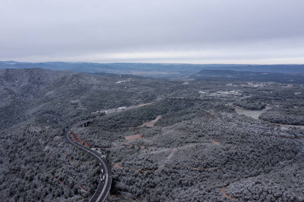 istock Great S-shaped highway, on a snowy day. 1483288503