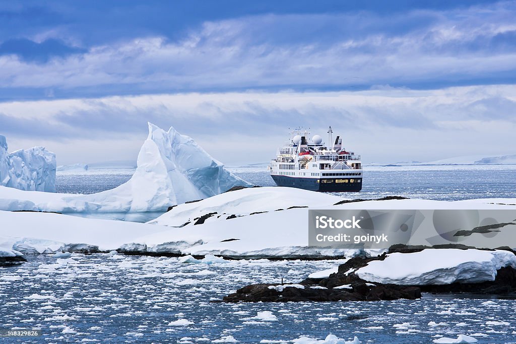 Grand navire de croisière - Photo de Antarctique libre de droits