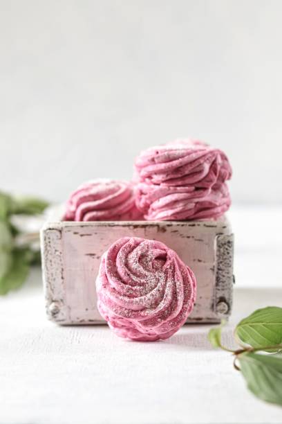 istock Homemade zephyr with berries. 1483315150