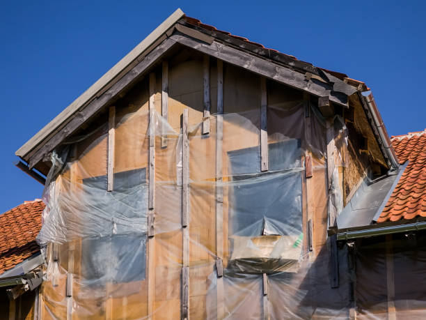istock Construction of a house on sunny day. 1483352500