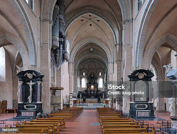 Interior Da Catedral De Trier Alemanha - Fotografias de stock e mais imagens de Abóbada de Berço - Abóbada de Berço, Alemanha, Altar