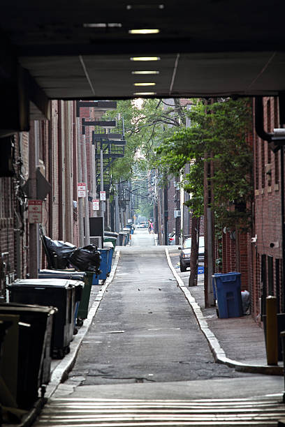 istock Alley 148348177