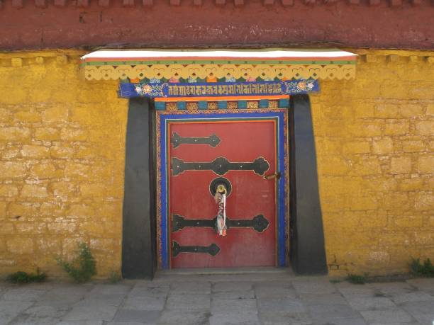 istock Door at Norbulingka (Lhasa, Tibet) 1483505542