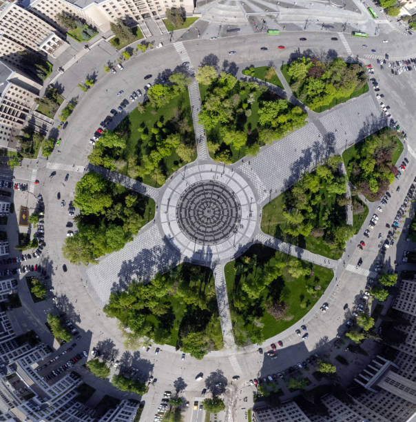 istock Freedom Square fountain circle wide-angle aerial 1483505960