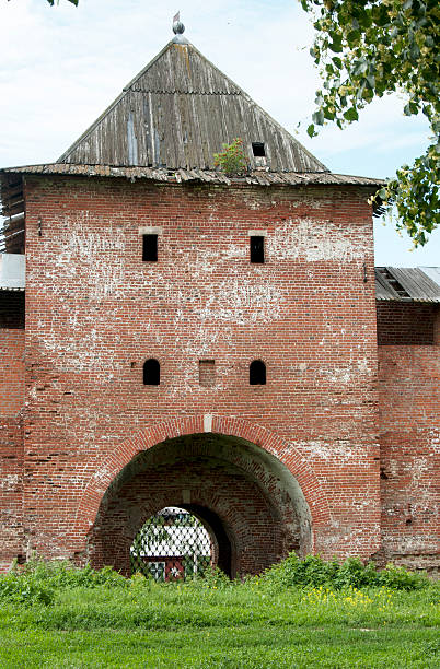 istock Spasskaya tower of Zaraysk kremlin 148351355