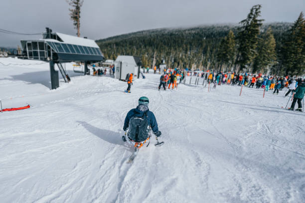 istock Sit-skier at the bottom of the mountain 1483551118