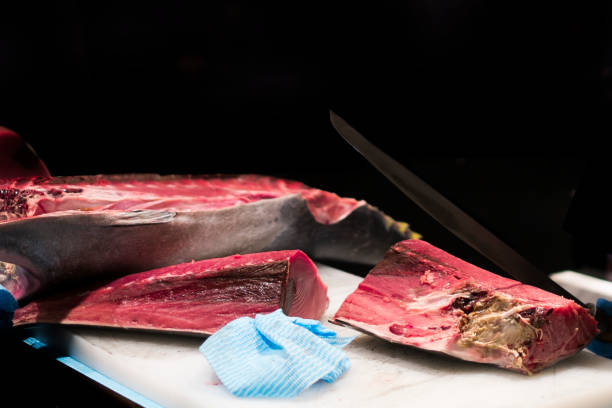 Dismantling show of tuna.