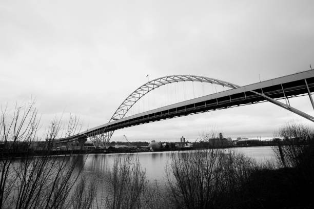 istock Fremont Bridge Portland 1483606147