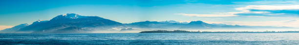 ガルダ湖の風景 - イタリア - lake garda sunset blue nautical vessel ストックフォトと画像