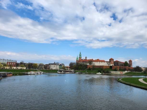 istock A walk by the Vistula River, Cracow 1483649817