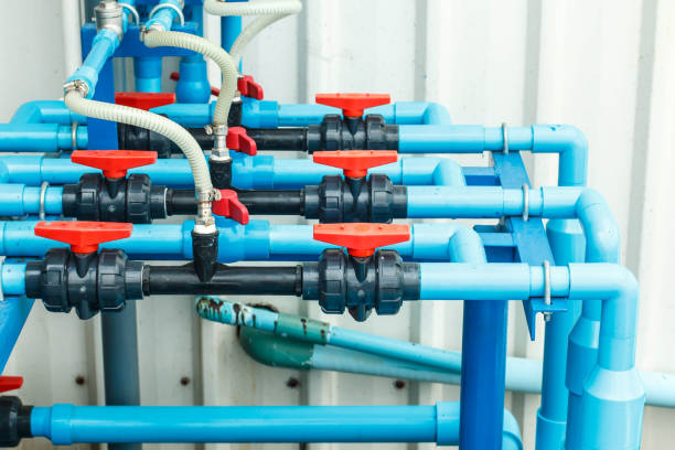istock Water valve connects to PVC pipe. 1483700038