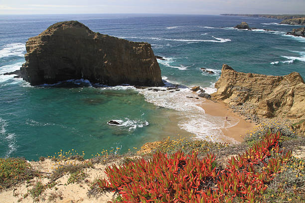 istock Alteirinhos secret beach 148370588